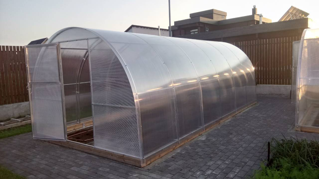 Теплица Фермер(двойная дуга)20х20 двери-2,форточки-4,перемычек-5 : 3х6м грунт